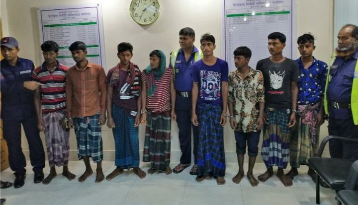 ভোলায়  নদীতে মাছ ধরায় ১৭ জেলেকে ১ বছর কারদন্ড