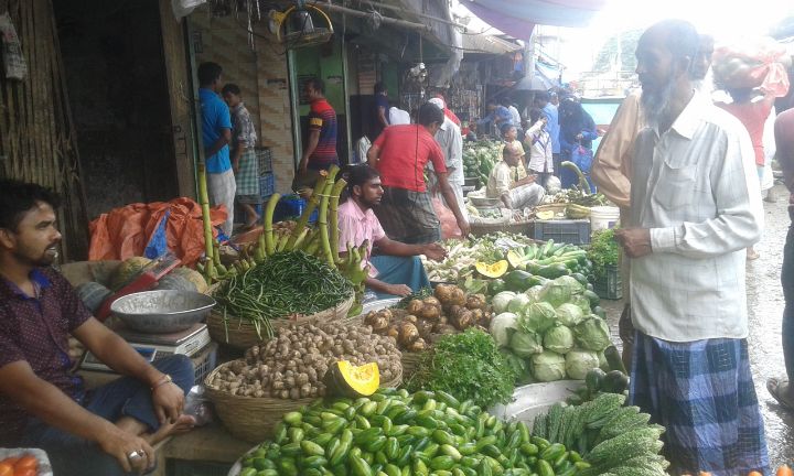 ভোলার বাজারে পেঁয়াজ শূণ্য ক্রেতারা বিপাকে