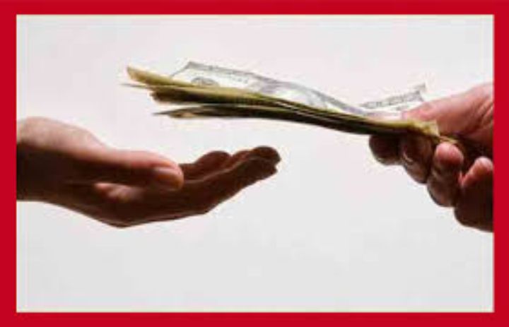 ভোলায় জেলে পরিবারগুলোকে কিস্তি দিতে বাধ্য করছে এনজিওগুলো