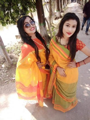 এসে গেছে  ঋতুরাজ বসন্ত     ভোলায় ফুল বিক্রির ধুম