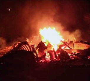 মনপুরায় ৮ ব্যবসা প্রতিষ্ঠান  আগুনে পুড়ে ছাই