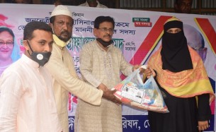 ভোলার দ্বিতীয় দফায় তোফায়েল আহমেদের পক্ষে ত্রাণ সামগ্রী বিতরণ