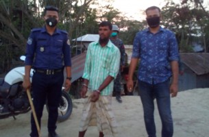 ঢাকা নারায়নগঞ্জ থেকে ভোলায় আসা ১৩০ যাত্রীসহ ট্রলার আটক: চালকের অর্থদন্ড