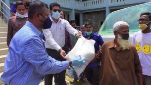 ভোলায় পবিত্র মাহে রমজান উপলক্ষে ১ হাজার ৭শ হতদরিদ্র পরিবারের মাঝে ত্রান সামগ্রী বিতরণ