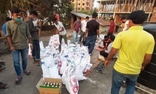 অসহায় দরিদ্র পরিবারের পাশে ভোলা সরকারি উচ্চ বিদ্যালয় এসএসসি ব্যাচ-২০১২