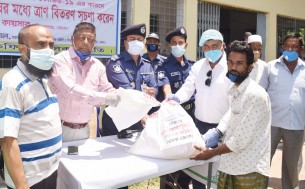 ভোলায় এক হাজার হতোদরিদ্র মানুষের মাঝে ব্রিকফিল্ড মালিক সমিতির ত্রাণ বিতরণ