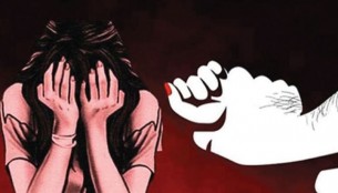 পাষান্ড স্বামীর কান্ড ! তজুমদ্দিনে এক গৃহবধূর উপর নির্যাতন