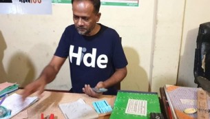 ভোলার ইলিশা ফেরিতে অতিরিক্ত ভাড়া আদায়ের অভিযোগে টিকেট সহকারি বদলি