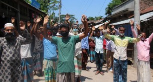 ভোলায় রাজাপুরে চেয়ারম্যানকে নিয়ে ফেসবুকে পোষ্ট: প্রতিবাদে বিক্ষোভ