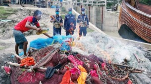 তজুমদ্দিনে কোষ্টগার্ডের অভিযানে অবৈধ জাল আটক