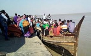 ভোলার ইলিশায় যাত্রীবাহী নিষিদ্ধ ট্রলার আটক