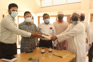 ভোলায় প্রধানমন্ত্রীর বিশেষ উপহার পেলেন ৯৮৪ ইমাম ও মুয়াজ্জিন