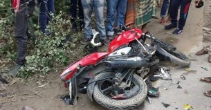 লালমোহনে মটরসাইকেল চালাতে গিয়ে কিশোরের মৃত্যু