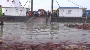 ইলিশা ফেরি ঘাট জোয়ারে প্লাবিত: ভোলা-ললক্ষ্ণীপুর রুটে তীব্র যানজট