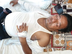 চরফ্যাশনে ঘুষ দিতে অস্বীকার করায় আইনজীবীকে পিটিয়ে আহত