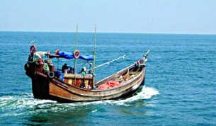 ভোলায় জেলে ট্রলারে ডাকাতি ৮ লাখ টাকার মালামাল লুট