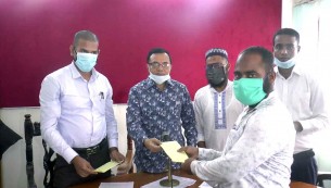 ভোলায় ননএমপিও শিক্ষকরা পেলো প্রধানমন্ত্রীর  প্রণোদনা উপহার