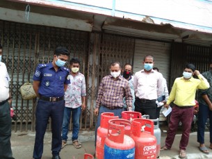 বাংলার কণ্ঠে সংবাদ প্রকাশের পর দৌলতখানে যত্রতত্র এলপি গ্যাস বিক্রি  করার ৫ ব্যবসায়ীর জরিমানা