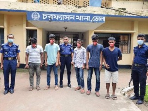 চরফ্যাশনে মাদক সহ আটক ৫