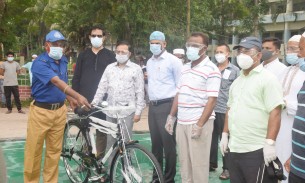 ভোলায় গ্রাম পুলিশের মাঝে সাইকেল বিতরণ