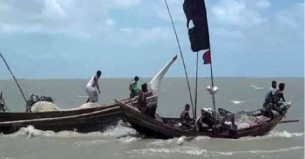 মনপুরায় জলদস্যুর আতংকে জেলেরা