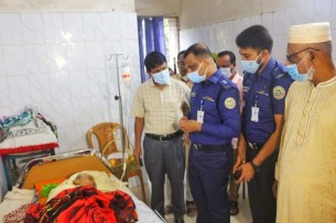 ভোলায় বীরশ্রেষ্ঠ মোস্তফা কামালের  মায়ের অবস্থা অপরির্বতিত: বীর মাতার শয্যা পাশে পুলিশ সুপার