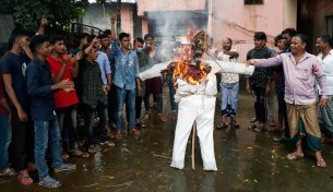 কমিটি প্রত্যাখান করে তজুমদ্দিনে হাফিজের কুশপুত্তলিকা  দাহ করলো ছাত্রদল কর্মীরা