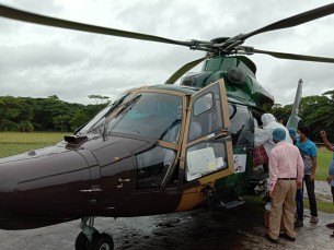 ভোলায় বীরশ্রেষ্ঠ মোস্তফা কামালের গুরুতর অসুস্থ মাকে  সেনা বাহিনীর হেলিকপ্টারে ঢাকায় প্রেরণ