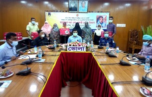 ভোলায় বঙ্গমাতার জন্মবার্ষিকীতে অসহায় নারীদের মাঝে সেলাই মেশিন বিতরণ