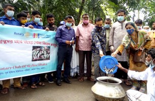 ভোলায় বন্যায় ক্ষতিগ্রস্তদের মাঝে মাছের পোনা বিতরণ
