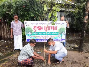 ভোলায় জমি লিজ নিয়ে বৃক্ষ রোপন করলেন দুই ভাই