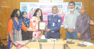 ভোলায় এক ঘণ্টার পুলিশ সুপার  হলেন দশম শ্রেণীর ছাত্রী !