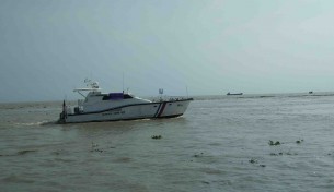 ভোলার মেঘনা ও তেঁতুলিয়া নদীতে মা ইলিশ রক্ষায়  প্রশাসনের ব্যাপক অভিযান