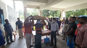 ভোলায় ১ লাখ ২০ হাজার জেলে পরিবার পাচ্ছে ২ হাজার ৪০০ মে:টন চাল