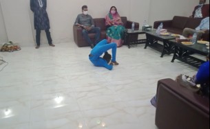 মনপুরায় অ্যাক্রোবেটিক শো দেখে মুগ্ধ বিভাগীয় কমিশনার ও জেলা প্রশাসক