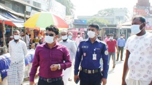 দৌলতখানে মাস্ক না পড়ায়  ছয় জনের জরিমানা