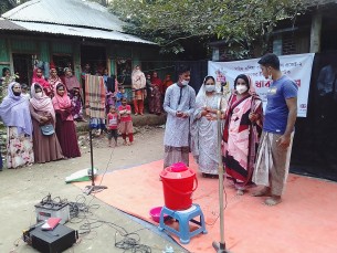 ভোলায় গ্রামের মানুষের জন্য করোনায় ভালো থাকার গল্প