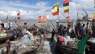 আজ মধ্য রাত থেকে ভোলায় নদীতে মাছ শিকারে নামছে জেলেরা