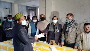 ভোলার ইলিশা  আগুনে ক্ষতিগ্রস্ত ব্যবসায়ীদের আর্থিক সহায়তা দিলেন তোফায়েল আহমেদ