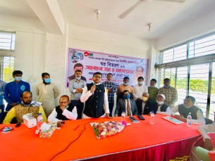 তজুমদ্দিনে অসচ্ছল মুক্তিযোদ্ধাদের মাঝে ঘর বিতরণ