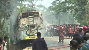 ভোলায় বাস-সিএনজি সংঘর্ষে ২ জন নিহত, বাসে আগুন