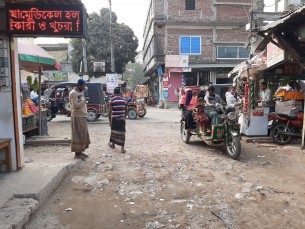 চরফ্যাশনে ধারাবাহিক দুর্ঘটনা যানজট ও খানাখন্দে দুর্ভোগে পৌরবাসী