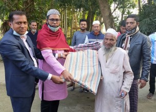 ভোলায় শীতার্তদের মাঝে শীতবস্ত্র বিতরণ