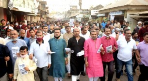 ভোলায় নৌকার প্রচারণায় দলমত  নির্বিশেষে মানুষের ঢল