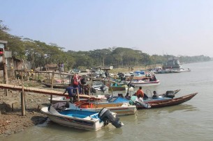 ভোলায় অদক্ষ চালক দিয়ে চলছে  স্পিডবোট, দুর্ঘটনার আশঙ্কা