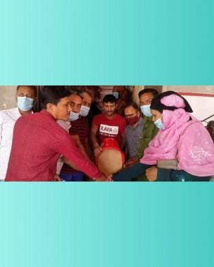 চরফ্যাসনে জেলেদের  মাঝে চাল বিতরণ