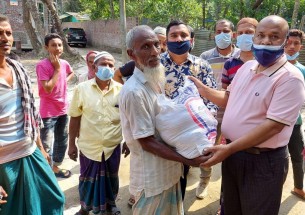 ভোলায় মানবিকতার উদাহরণ ৬শ পরিবারের পাশে ইব্রাহিম খোকন