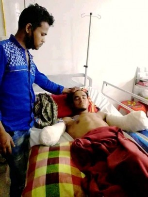 ভোলায় অর্থের অভাবে চিকিৎসা বন্ধ অসহায়  সিরাজের