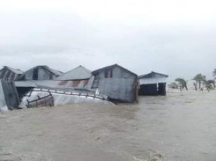 ভোলায় ঝড়ে প্রায় প্রায় সাড়ে ৪ হাজার ঘর-বাড়ি ক্ষতিগ্রস্থ