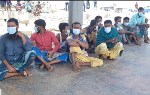 চরফ্যাশনে হত-দরিদ্র মানুষের মাঝে পরিবার উন্নয়ন সংস্থার খাদ্য সামগ্রী বিতরণ